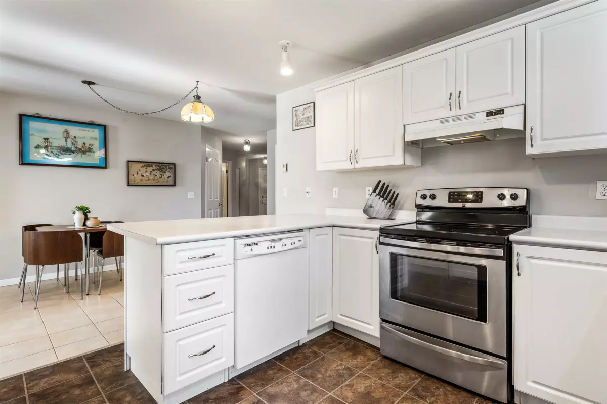 Primary Bedroom Photo of 210 45660 Knight Road, Chilliwack, BC