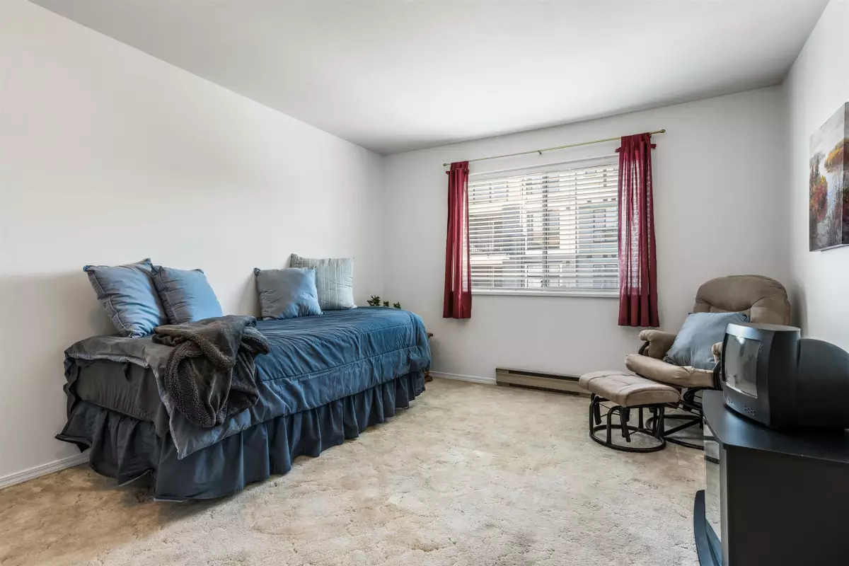 Staircase Photo of 210 45660 Knight Road, Chilliwack, BC