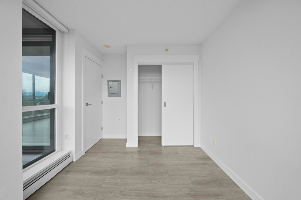 Entry Foyer Photo of 908 13380 108 Avenue, Surrey, BC