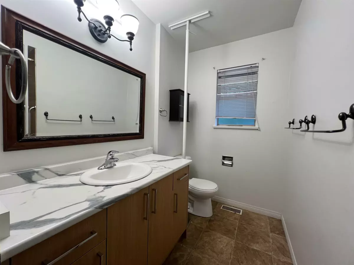 Breakfast Nook Photo of 10879 144a Street, Surrey, BC