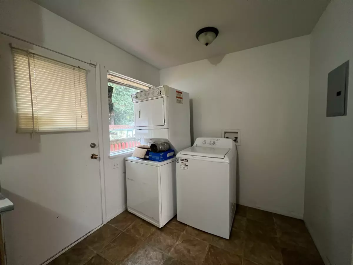 Dining Area Photo of 10879 144a Street, Surrey, BC