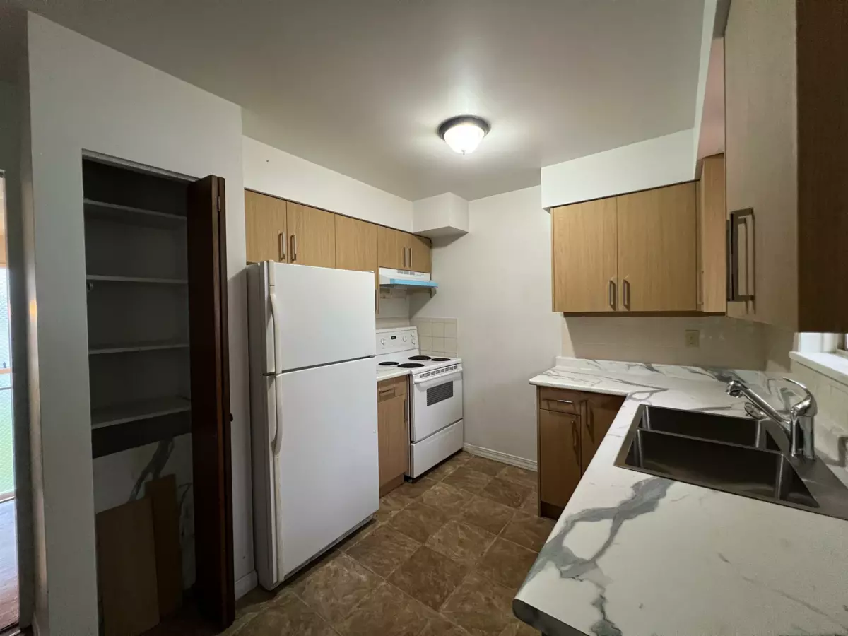 Family Room Photo of 10879 144a Street, Surrey, BC