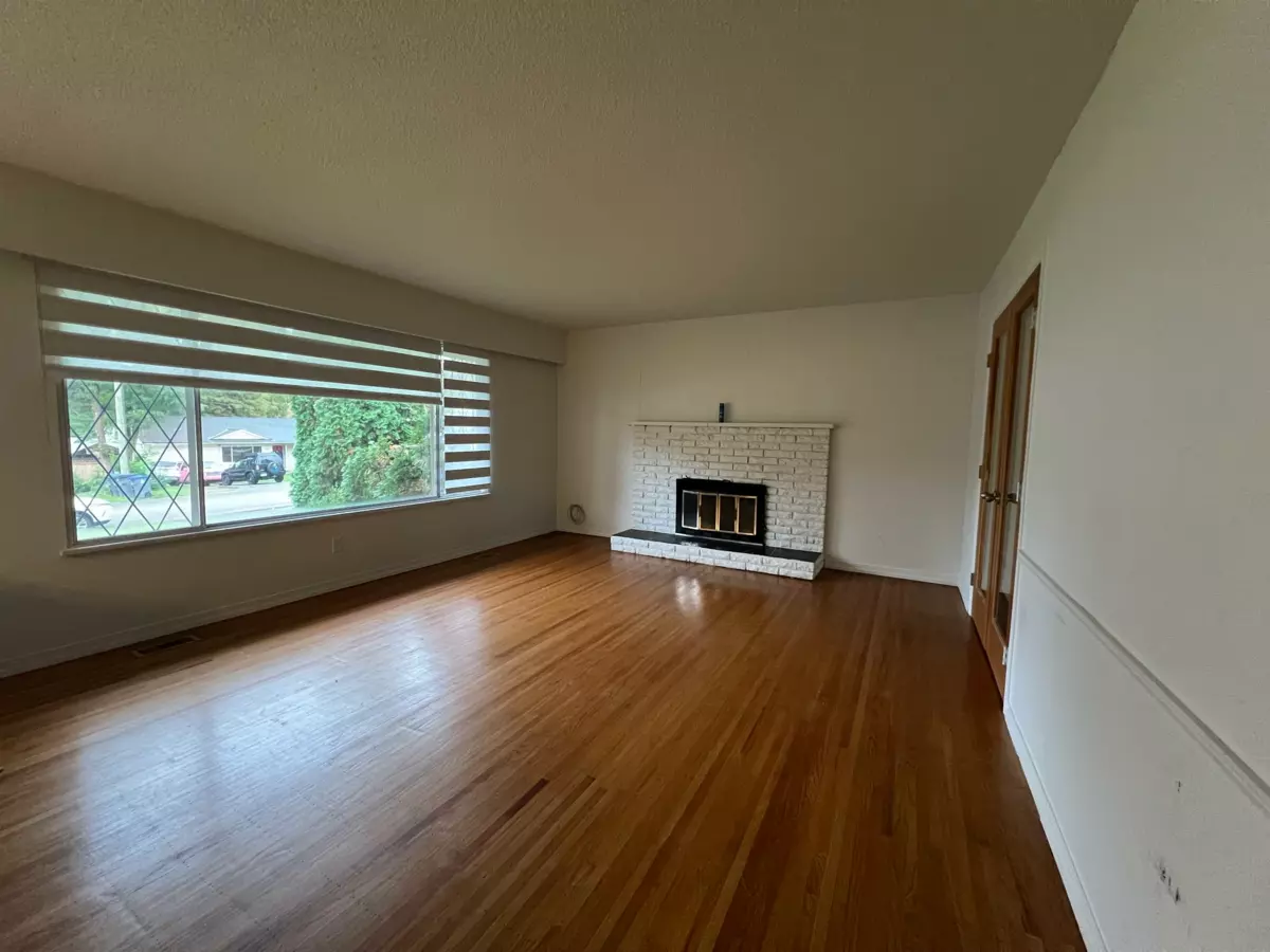 Living Room Photo of 10879 144a Street, Surrey, BC