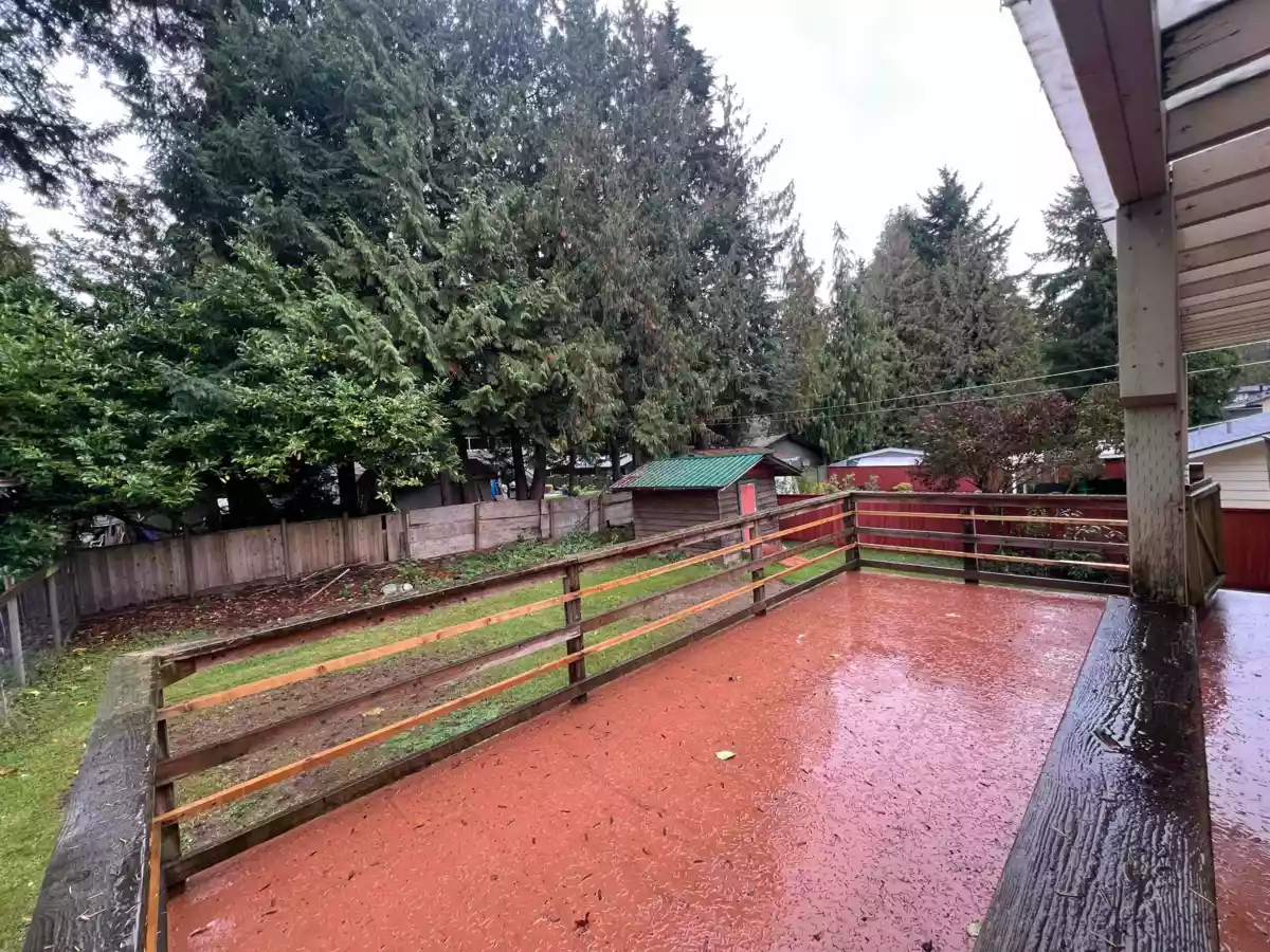 Powder Room Photo of 10879 144a Street, Surrey, BC