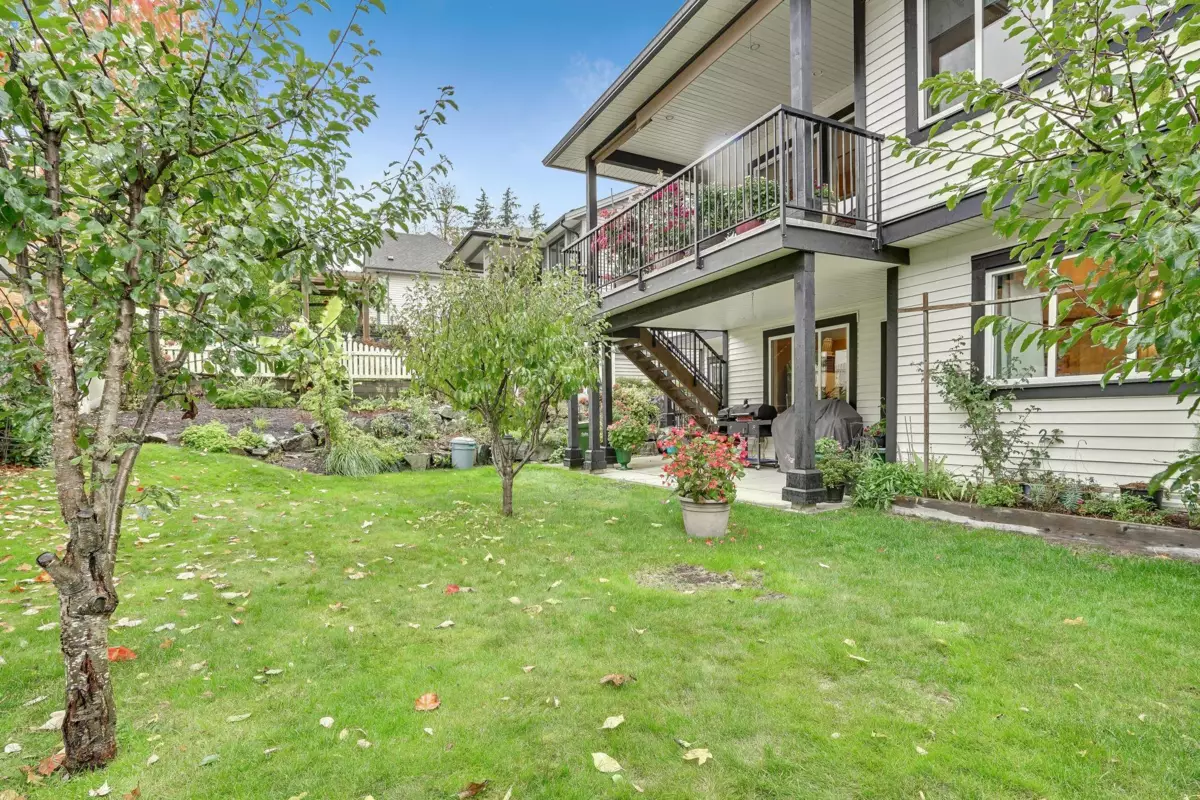 Kitchen Photo of 102 4595 Sumas Mountain Road, Abbotsford, BC
