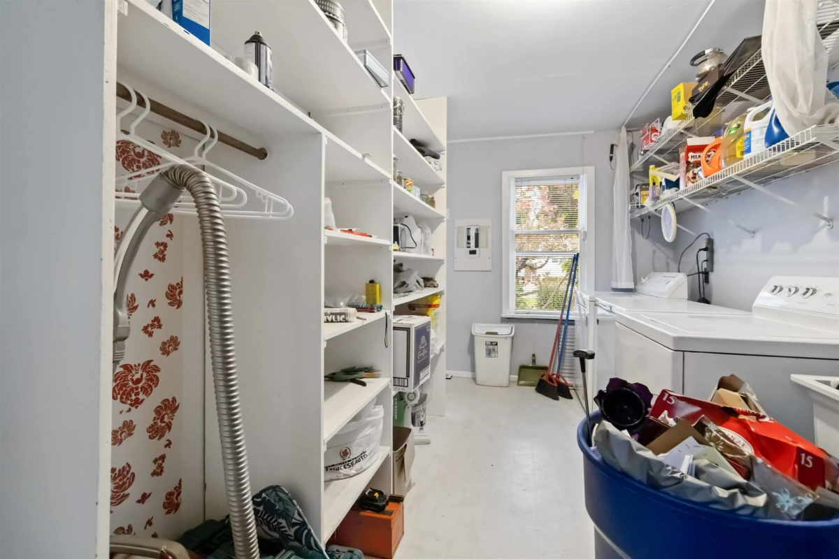 Basement Recreation Room Photo of 32814 4th Avenue, Mission, BC