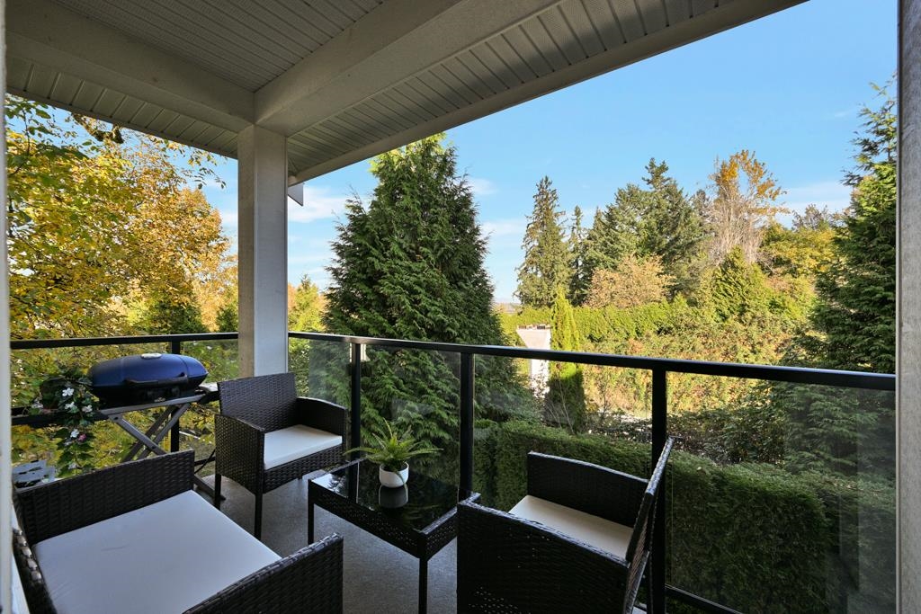 Laundry Room Photo of 15 7198 179 Street, Surrey, BC