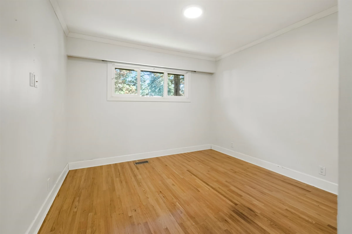Entry Foyer Photo of 2827 Cambridge Street, Abbotsford, BC