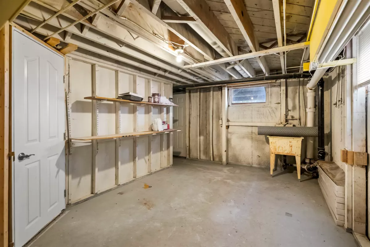 Front Yard Photo of 2827 Cambridge Street, Abbotsford, BC