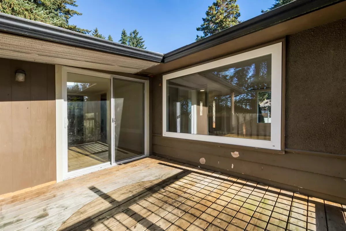 Hot Tub / Spa Photo of 2827 Cambridge Street, Abbotsford, BC