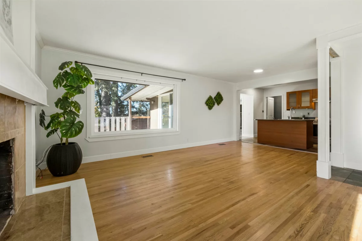 Kitchen Island Photo of 2827 Cambridge Street, Abbotsford, BC