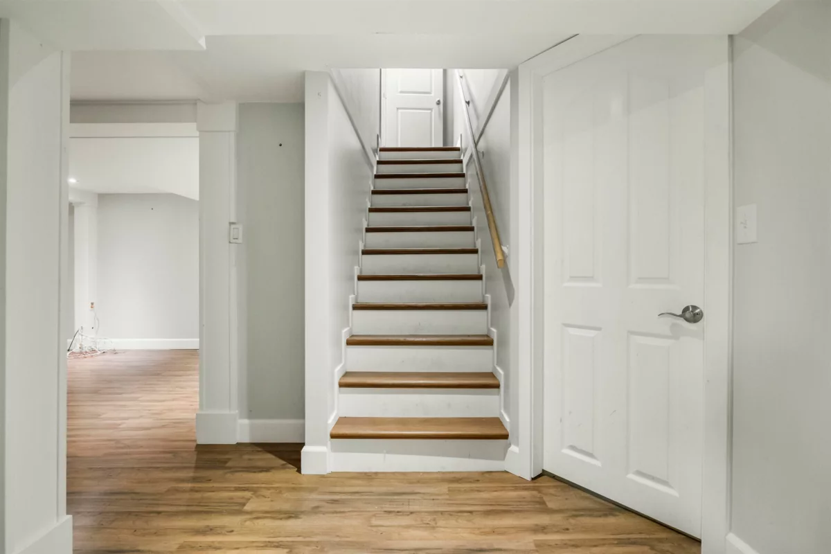 Staircase Photo of 2827 Cambridge Street, Abbotsford, BC