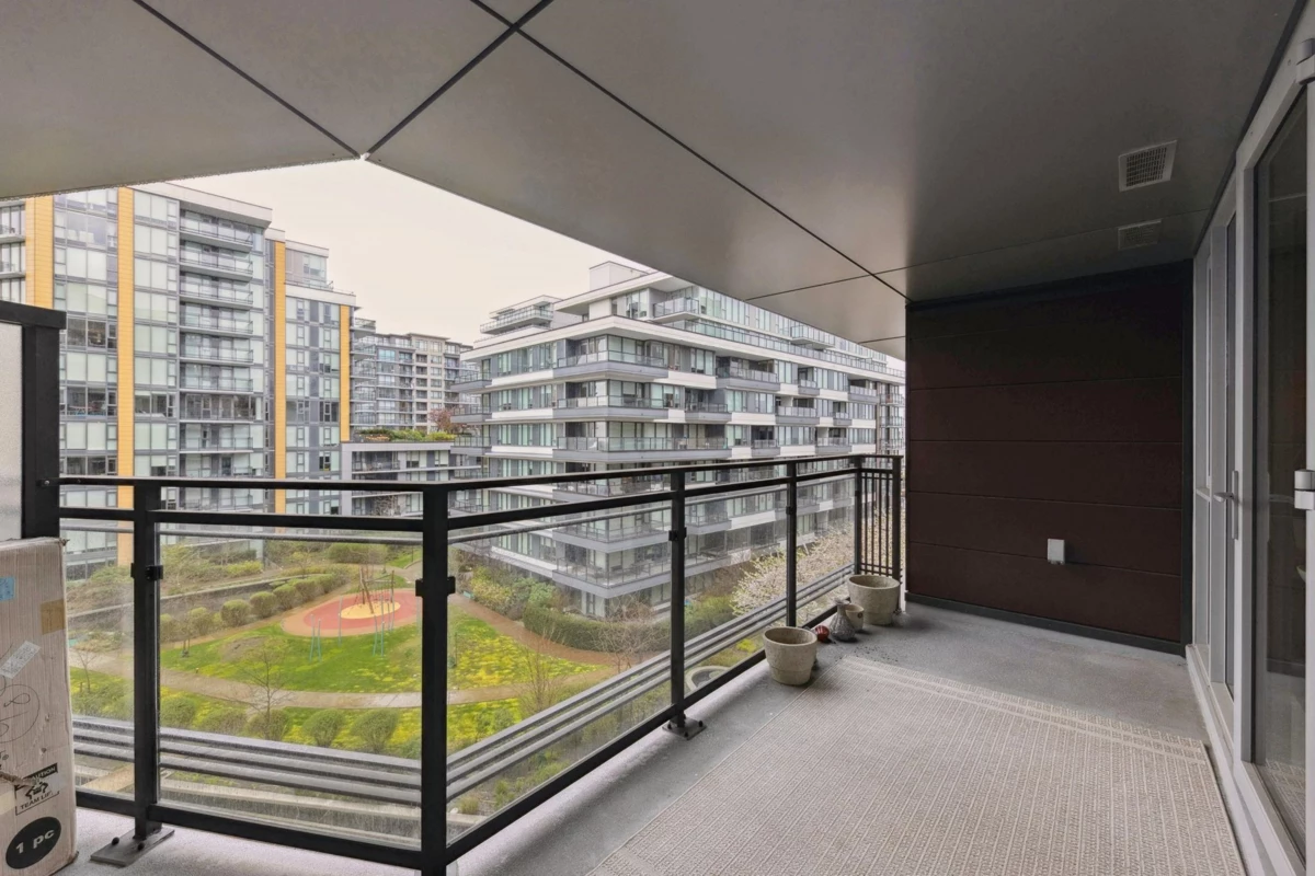 Hallway Photo of 911 8199 Capstan Way, Richmond, BC