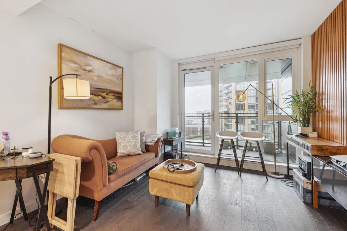 Kitchen Photo of 911 8199 Capstan Way, Richmond, BC
