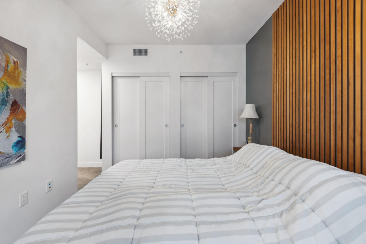 Laundry Room Photo of 911 8199 Capstan Way, Richmond, BC