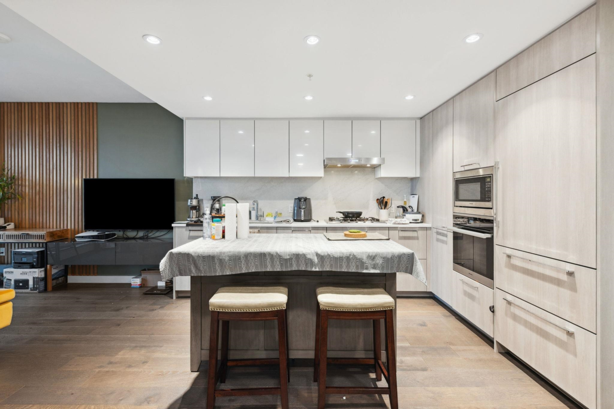 Powder Room Photo of 911 8199 Capstan Way, Richmond, BC