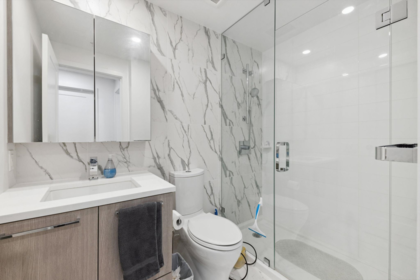 Mudroom Photo of 911 8199 Capstan Way, Richmond, BC