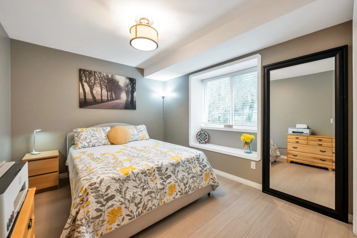 Entry Foyer Photo of 43 34250 Hazelwood Avenue, Abbotsford, BC