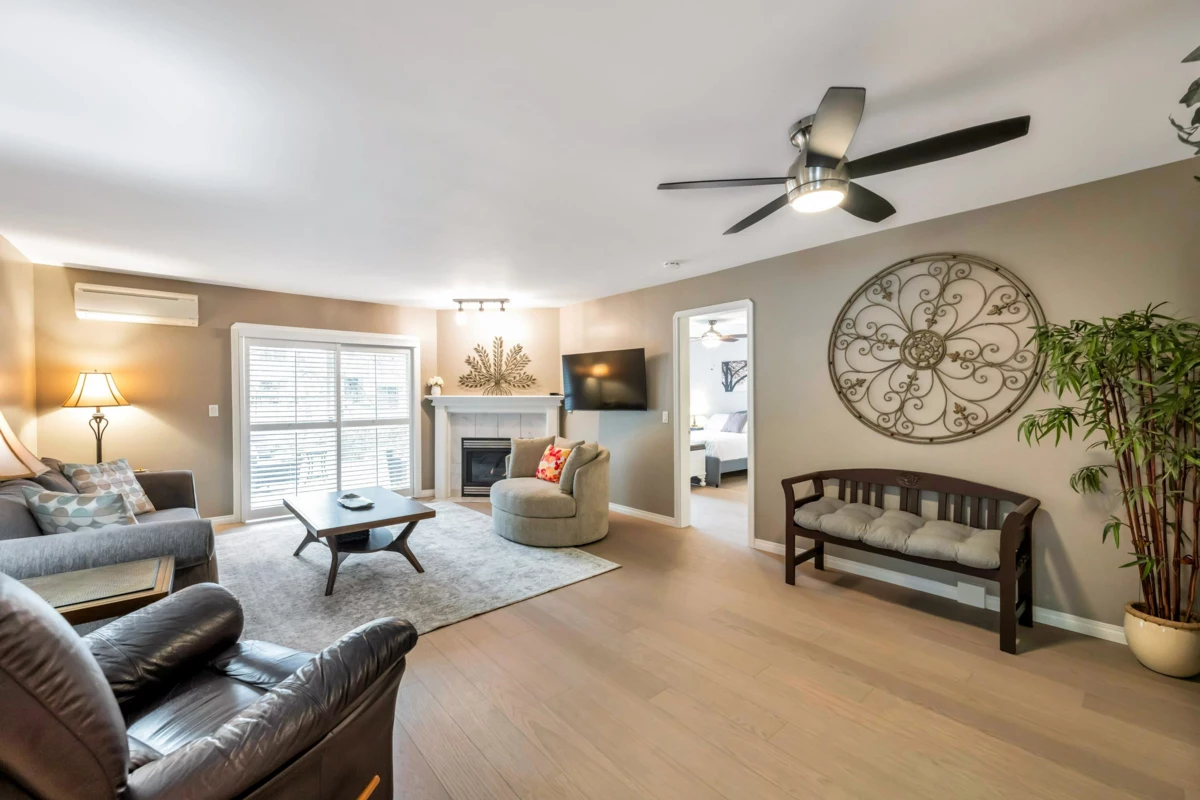 Living Room Photo of 43 34250 Hazelwood Avenue, Abbotsford, BC