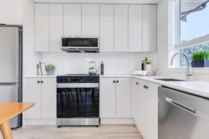 Kitchen Island Photo of 403 45497 Campus Drive, Chilliwack, BC