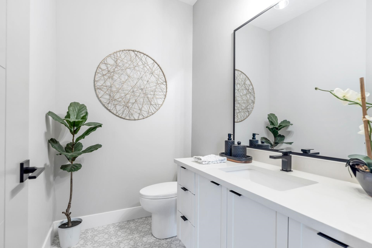 Entry Foyer Photo of 24417 Jenewein Drive, Maple Ridge, BC