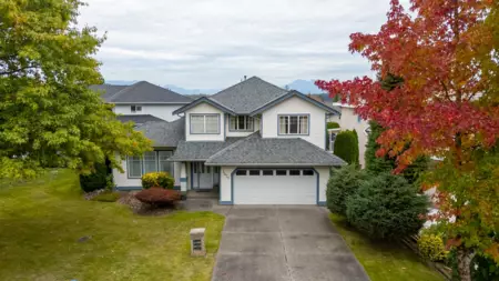 8470 166a Street, Surrey, BC, Surrey — Single Family Residence for sale