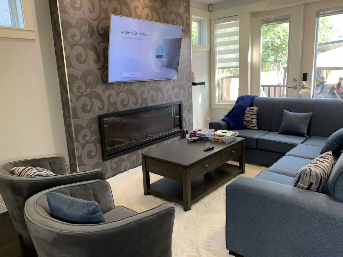 Dining Area Photo of 7380 Ontario Street, Vancouver, BC