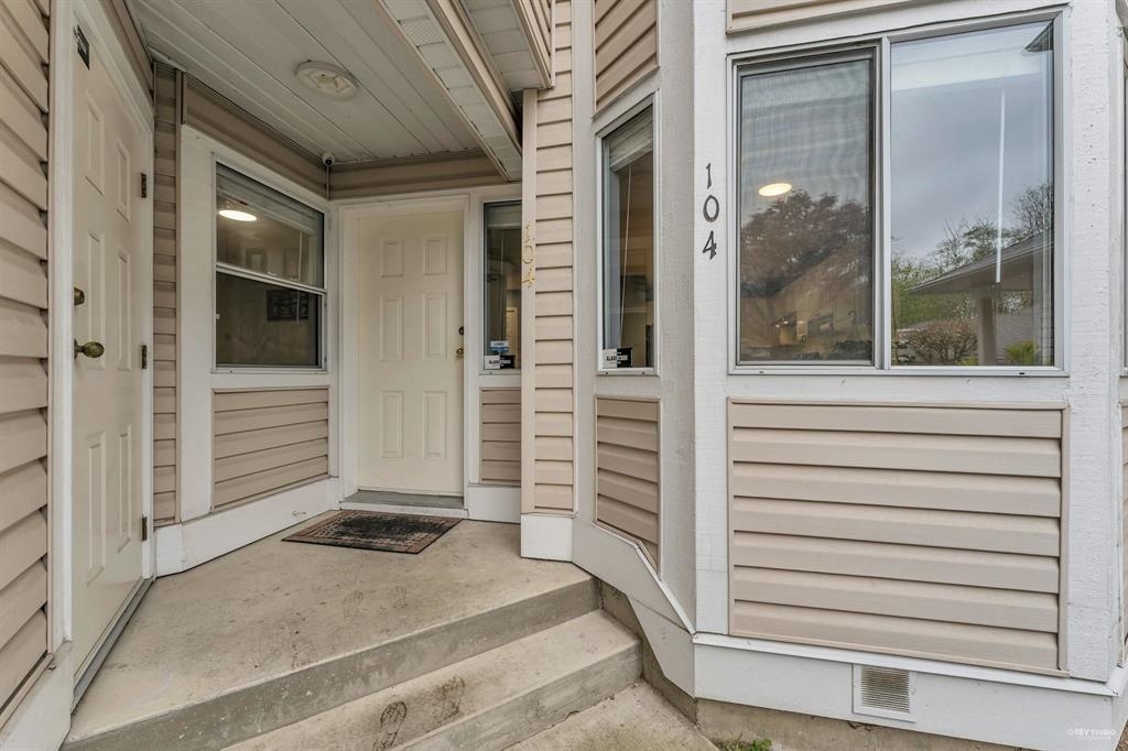 Backyard Photo of 104 9310 King George Boulevard, Surrey, BC