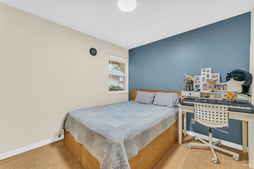 Entry Foyer Photo of 104 9310 King George Boulevard, Surrey, BC