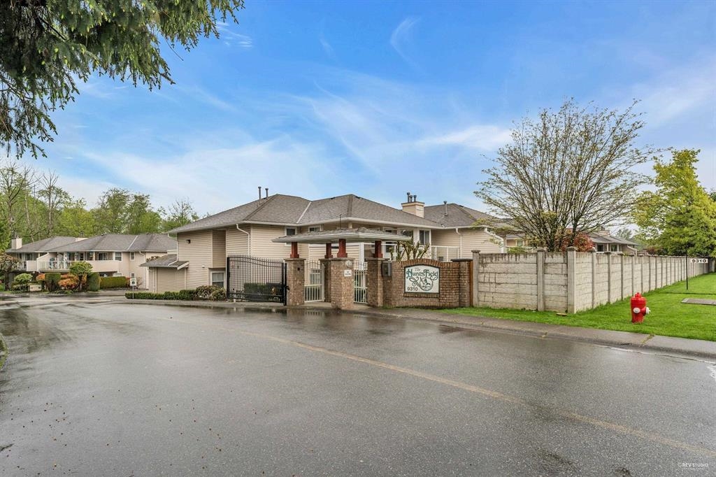 Garden / Landscaping Photo of 104 9310 King George Boulevard, Surrey, BC