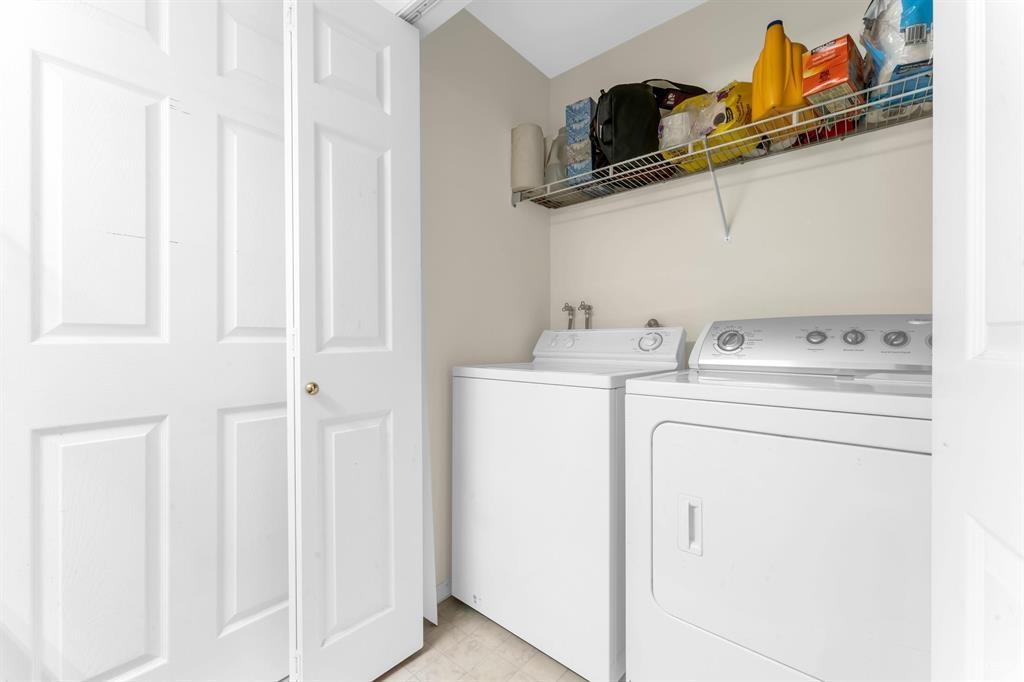 Office / Den Photo of 104 9310 King George Boulevard, Surrey, BC