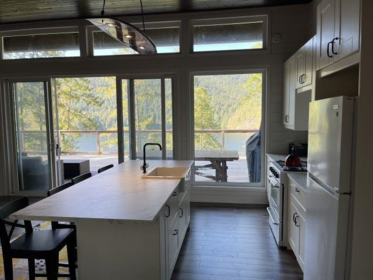 Guest Bathroom Photo of 8444 West Sakinaw Lakeshore Way, Pender Harbour, BC