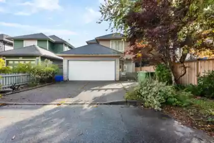 Swimming Pool Photo of 10231 Cambie Road, Richmond, BC