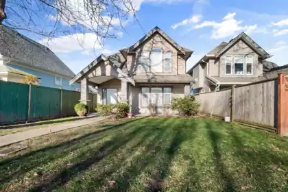 Swimming Pool Photo of 46151 Third Avenue, Chilliwack, BC