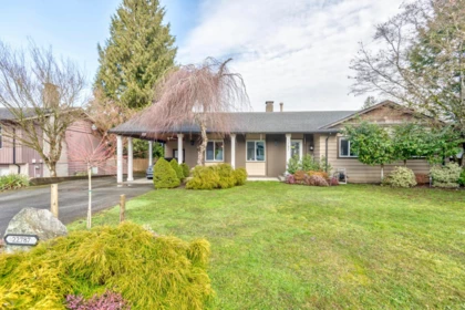 Living Room Photo of 22787 Reid Avenue, Maple Ridge, BC