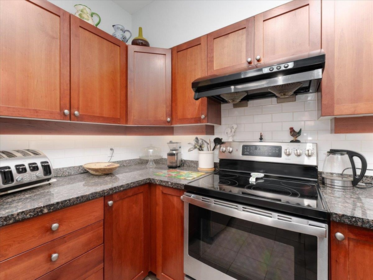Pantry Photo of 107 675 Park Crescent, New Westminster, BC