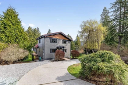 6176 Gale Avenue, Sechelt, BC, Sechelt — Single Family Residence for sale