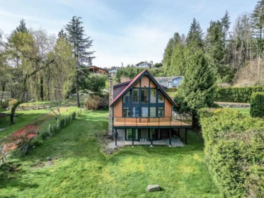 6176 Gale Avenue, Sechelt, BC, Sechelt — Single Family Residence for sale