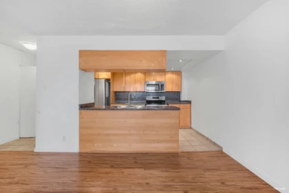 2402 9521 Cardston Court, Burnaby, BC