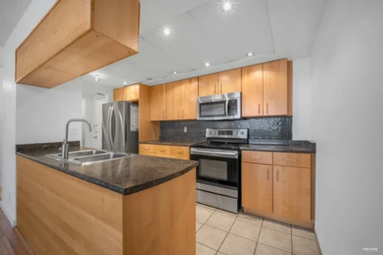 2402 9521 Cardston Court, Burnaby, BC