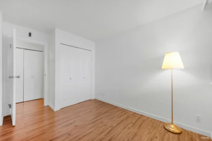 Primary Bathroom Photo of 2402 9521 Cardston Court, Burnaby, BC