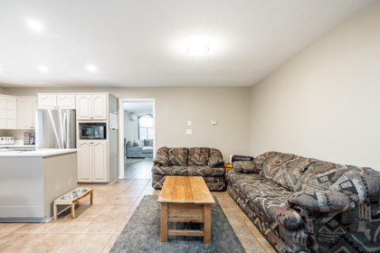 Breakfast Nook Photo of 23368 124 Avenue, Maple Ridge, BC