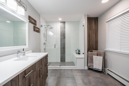 Guest Bathroom Photo of 23368 124 Avenue, Maple Ridge, BC