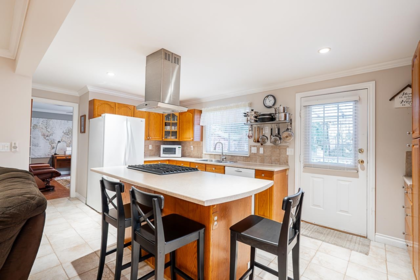 Staircase Photo of 23368 124 Avenue, Maple Ridge, BC