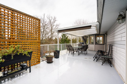 Swimming Pool Photo of 23368 124 Avenue, Maple Ridge, BC