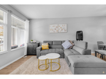 Kitchen Island Photo of 3 14877 58 Avenue, Surrey, BC