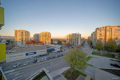 Hot Tub / Spa Photo of 809 5766 Gilbert Road, Richmond, BC