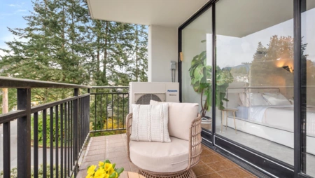 Hot Tub / Spa Photo of 401 475 13th Street, West Vancouver, BC