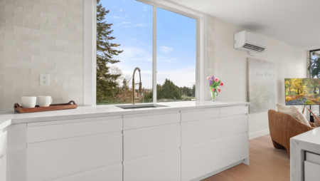 Powder Room Photo of 401 475 13th Street, West Vancouver, BC