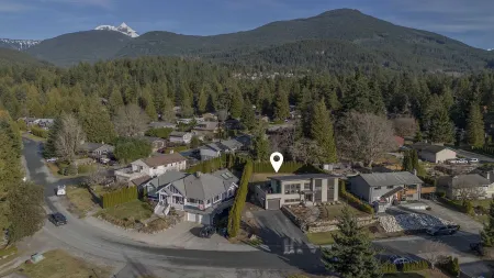 Community Amenities Photo (Clubhouse) of 40298 Ayr Drive, Squamish, BC